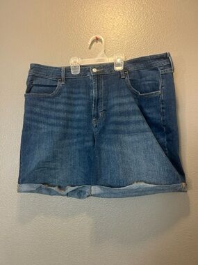 Old Navy Women's Size 18 "Wow" High Rise Shorts 7" Inseam GUC Blue Denim